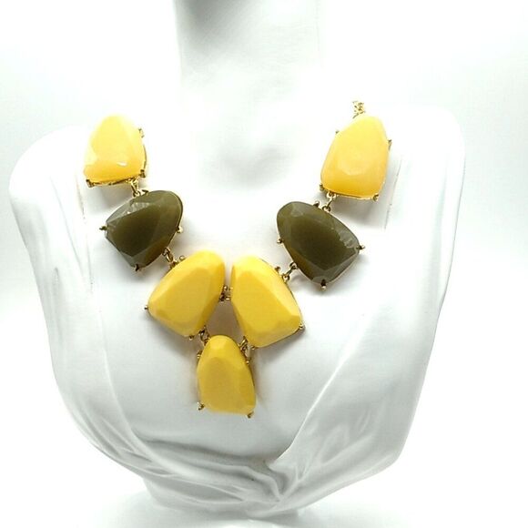 Gold-tone Statement Bib Necklace Mustard Yellow & Green Lobster Clasp - Picture 4 of 10